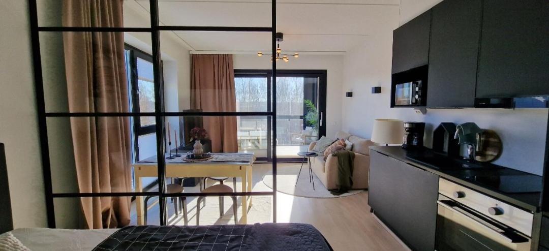 Modern Apartment Near Tampereen Messukeskus, With Own Private And Free Parking Exterior photo